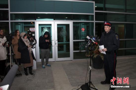 加拿大安大略省约克区警察局发言人于当地时间3月26日晚向媒体披露，一名22岁陆姓(音译，Wanzhen LU)中国男性留学生在加拿大大多伦多地区万锦市(Markham)遭到绑架三天后终于被找到，生命无虞。但因嫌犯尚未完全落网，此案调查尚未终结。 <a target='_blank' href='http://www.chinanews.com/'>中新社</a>记者 余瑞冬 摄