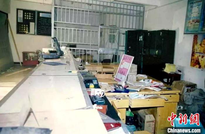20年前命案现场有明显翻动痕迹。 徐州警方供图 摄 20年前命案现场有明显翻动痕迹。 徐州警方供图 摄