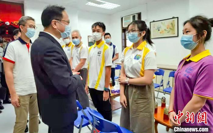 香港中联办副主任陈冬到大埔少年警讯座谈交流