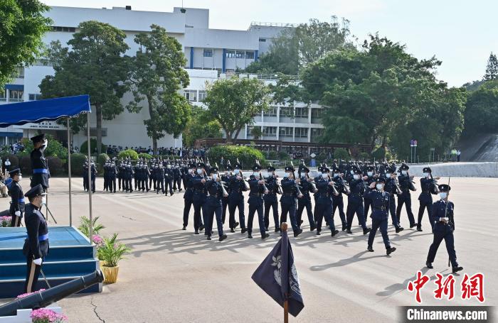 香港新一批警员结业萧泽颐冀警员传承“忠诚勇毅”精神