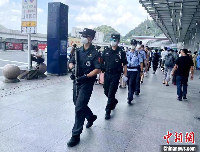 “百日行动”：贵铁警方查破刑事治安案件161起抓获违法犯罪人员188名
