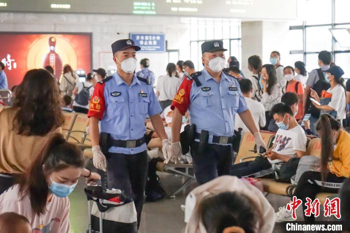 暑运期间北京铁警共破获各类案件131起