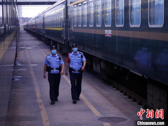 暑运期间全国铁路公安机关破获“盗抢骗”等刑事案件7200余起 公安部铁路公安局供图