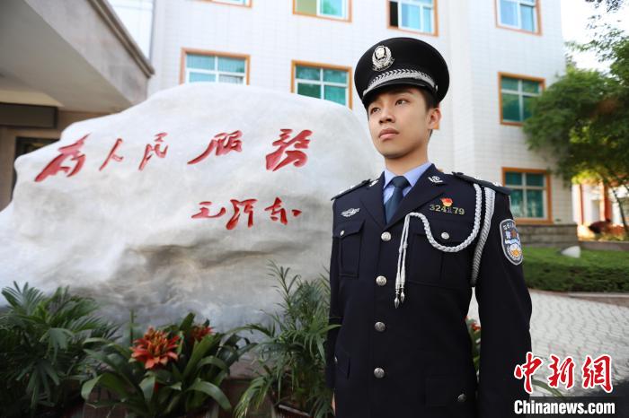 广西“95后”青年民警能文能武扎根南疆成千年雄关国门守卫者
