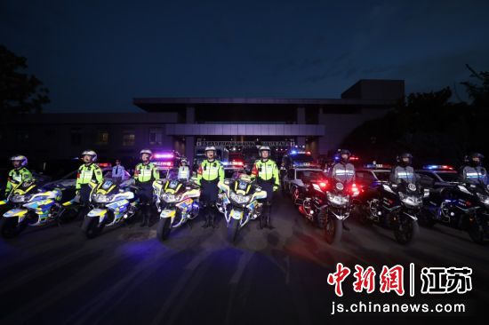 “旌旗行动”已成为昆山鲜亮的“平安符号”。