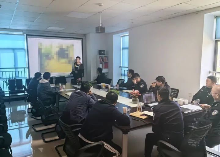专案组工作。萧山公安供图