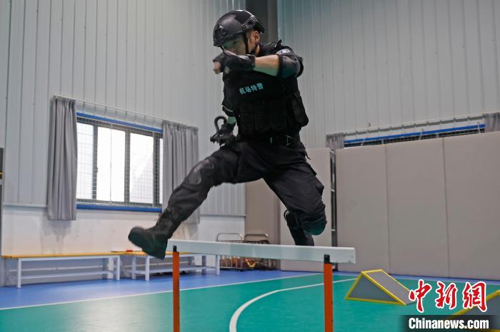 直击上海机场特警夏季大练兵