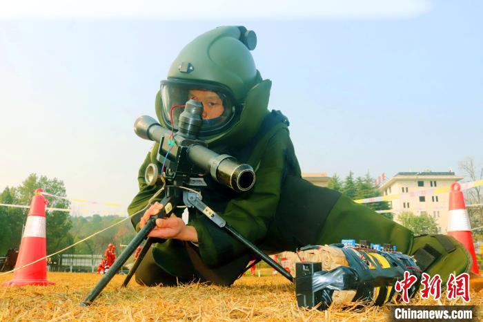 湖北武警新年开训掀练兵热潮