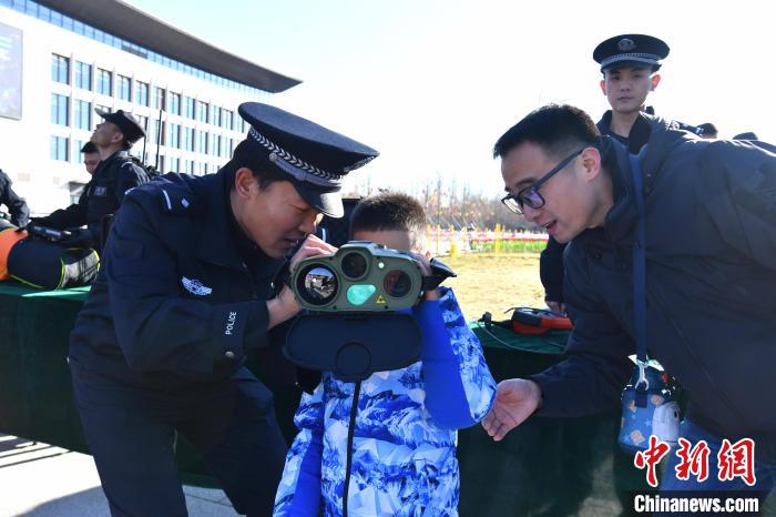 雄安公安首届户外警营开放活动举办