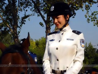 大连女骑警