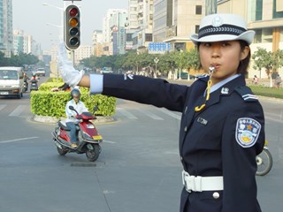 江门女子交警