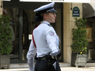 法国巴黎美女交警